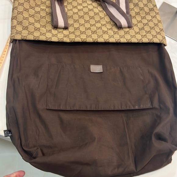 A36- 💯 % authentic Gucci tote bag - Picture 10 of 16